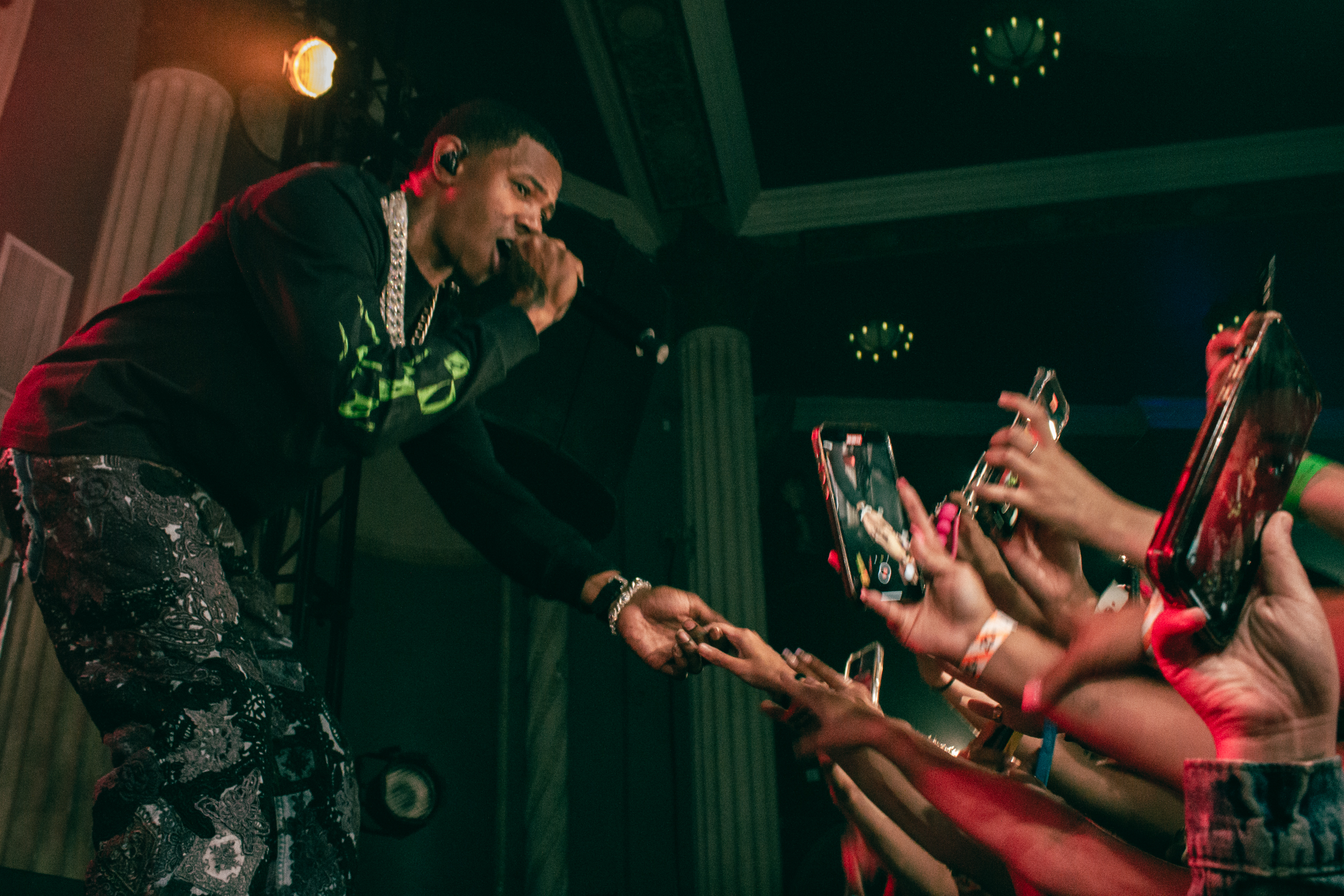 A Boogie Wit Da Hoodie drops thousands on strippers at Sapphire